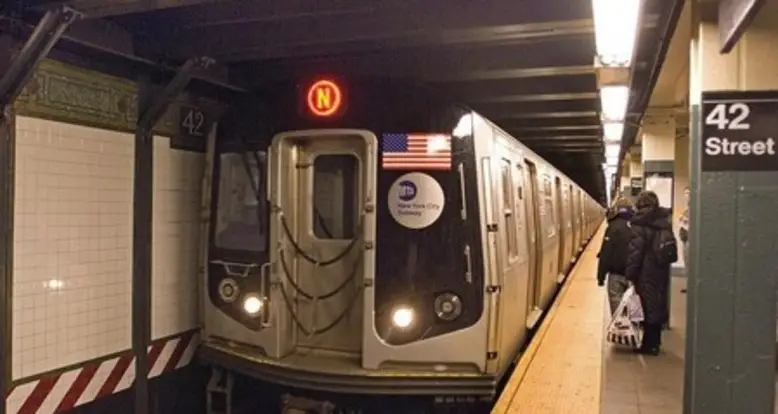 How To Pick Up Women On The Subway