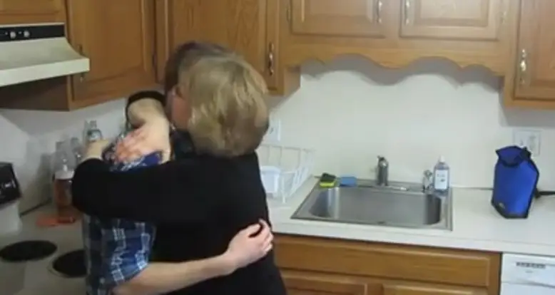 Guy Comes Out To His Mother And It Goes Incredibly Well