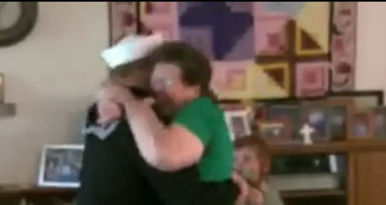 A Soldier’s Photobombing Reunion