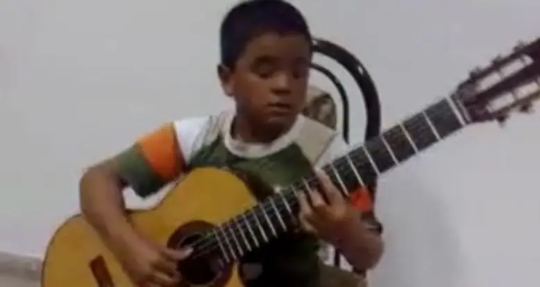 One Kid’s Incredible Acoustic Cover Of “My Heart Will Go On”