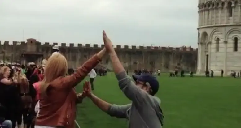 Troll High-Fiving People At Pisa