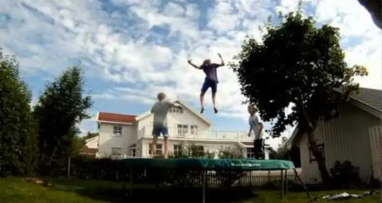 Awesome Trampoline Freestyling