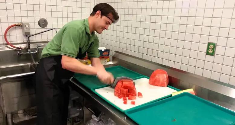 How To Cut A Watermelon In 20 Seconds