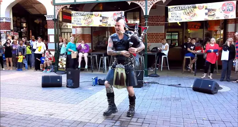 Thunderstruck, Covered On Bagpipes