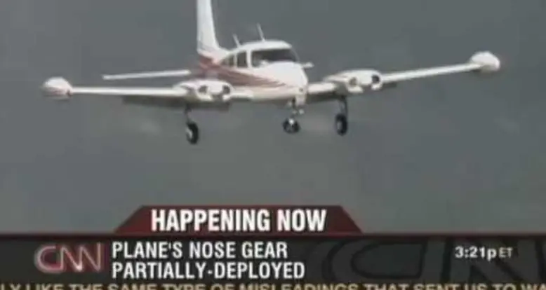 Pilot Makes Amazing Landing With No Nose Landing Gear