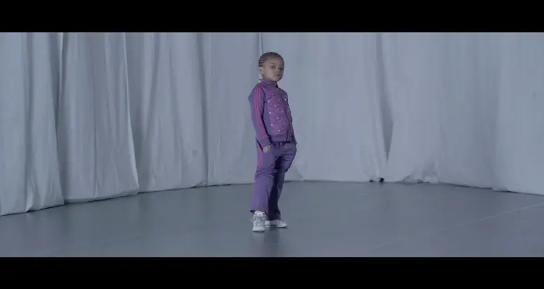 Young Girl Is A Ridiculous Breakdancer