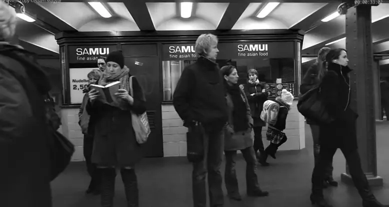 High Speed Camera Catches People Waiting For The Subway