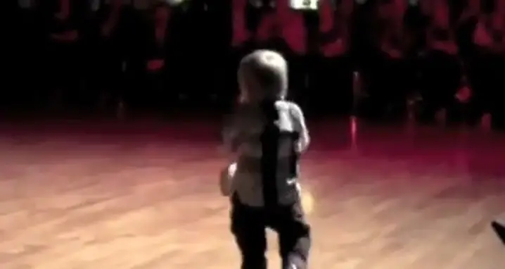 2 Year Old Knows How To Jive