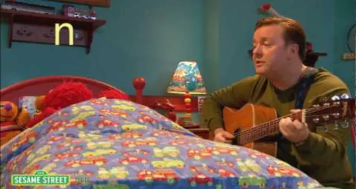 Ricky Gervais Sings Elmo A Lullaby