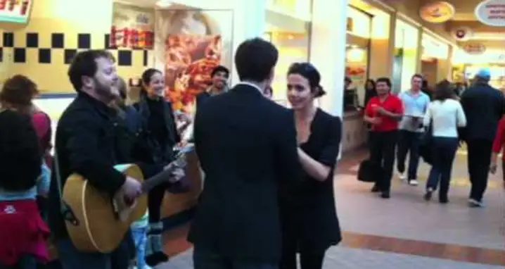 Wedding Proposal In A Food Court Goes Awful