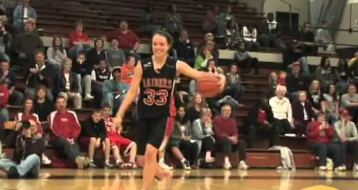 An Absurdly Bad Girls Dunk Contest
