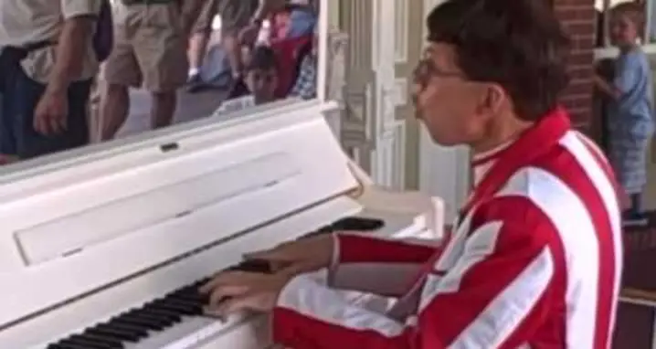 Meet Jim, The Epic Ragtime Piano Player