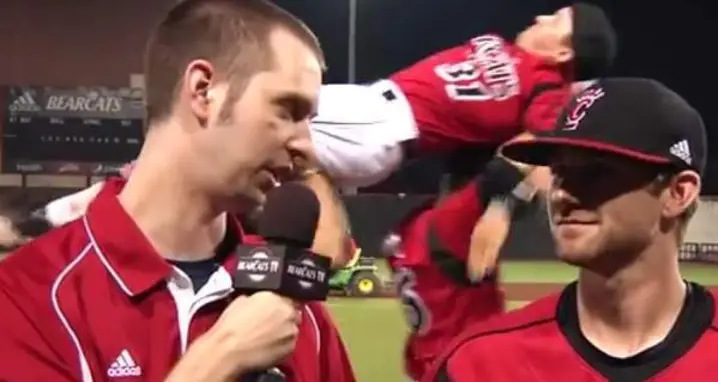 Baseball Team Pulls Off Epic Photobomb Pranks During Interviews