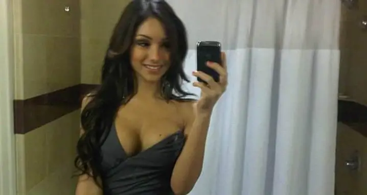 101 Of The Hottest Sexy Selfies Photos Ever Taken
