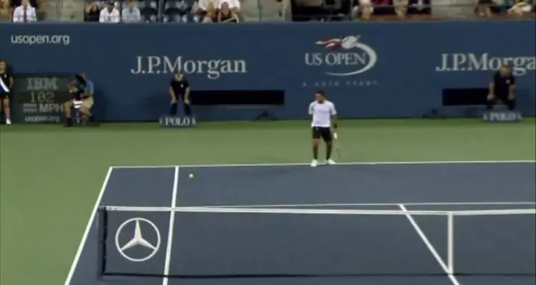 Roger Federer’s Amazing Between-The-Legs Winner
