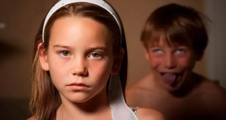 32 GIFs That Only People With Brothers & Sisters Will Understand