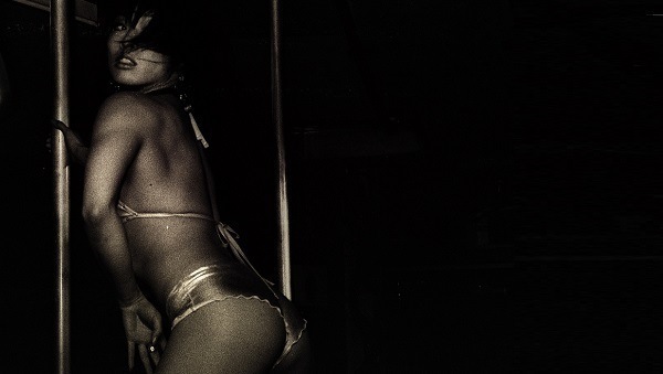 Sexy Pole Dancing GIFs