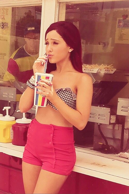 Sexy Ariana Grande Pictures Summer
