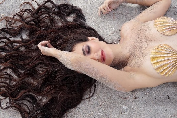 Topless Victoria Justice
